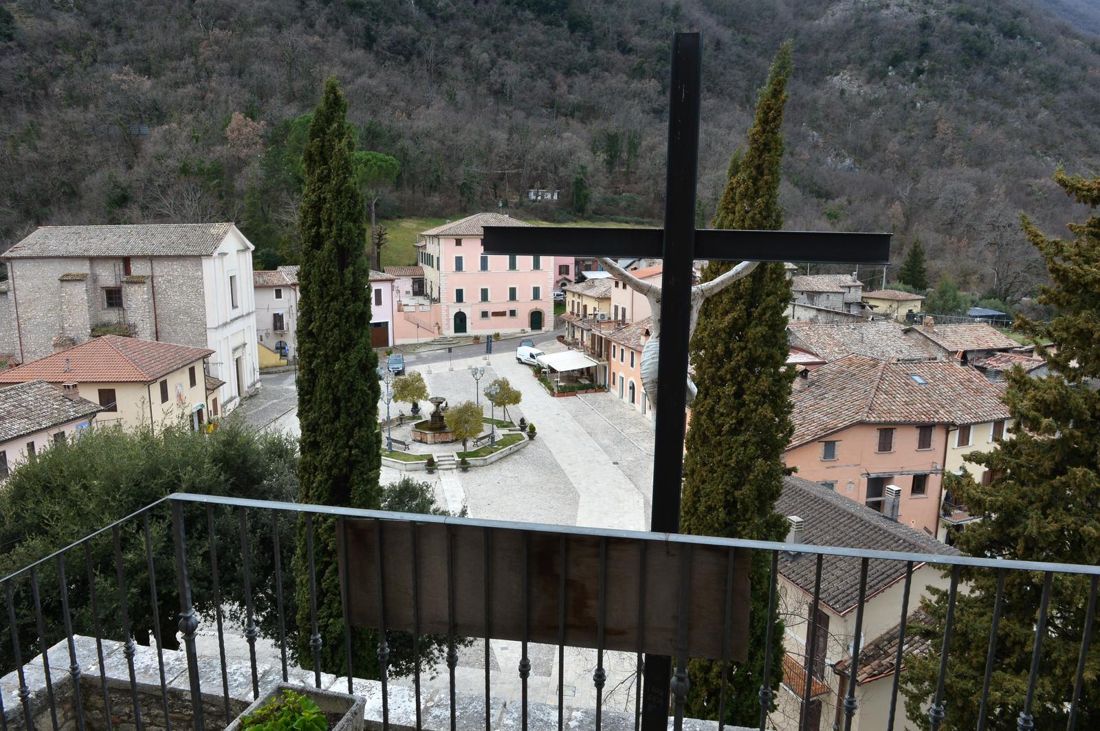 Greccio - Vista dall'alto di piazza Roma